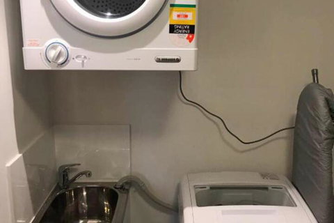 Liverpool New Apt 2BR & 2Bath - Mackay Tourism 2