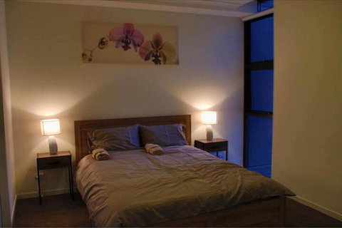 Liverpool New Apt 2BR & 2Bath - Mackay Tourism 3