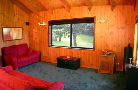 Greenwood Cabin In Kangaroo Valley - Mackay Tourism 3