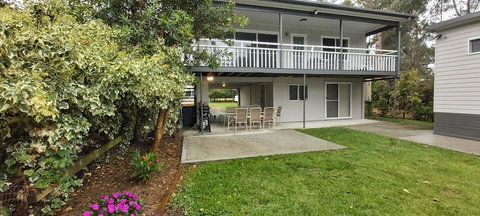 Paradise Bungalow Waterfront - Mackay Tourism 1