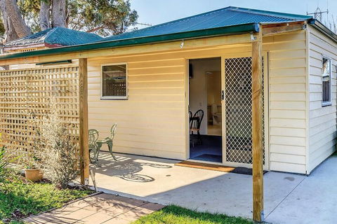 Triabunna Cabin And Caravan Park - Mackay Tourism 5