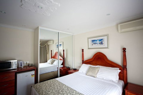 Sanctuary House Resort Motel - Mackay Tourism 6