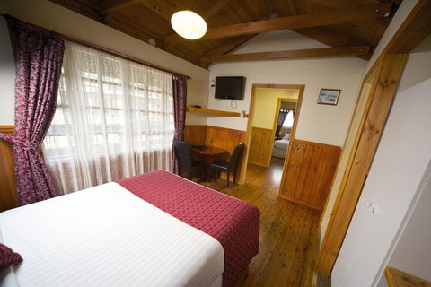 Sanctuary House Resort Motel - Mackay Tourism 3