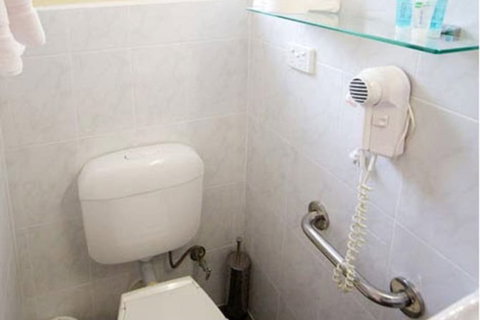 Sanctuary House Resort Motel - Mackay Tourism 5