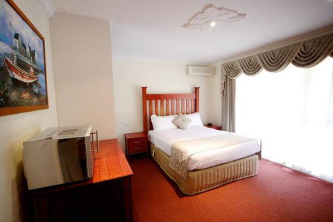 Sanctuary House Resort Motel - Mackay Tourism 2