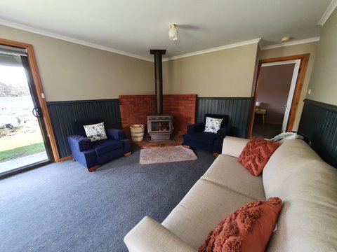 Lake Yalleena Nature Retreat - Mackay Tourism 5