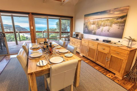 Sea Dragon Lodge & Villas - Mackay Tourism 7