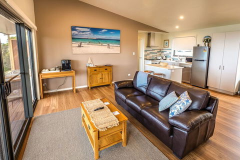 Sea Dragon Lodge & Villas - Mackay Tourism 5