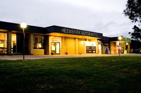 Heemskirk Motor Hotel - Mackay Tourism 1