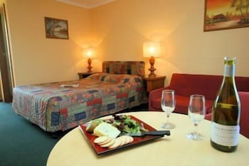 Heemskirk Motor Hotel - Mackay Tourism 6