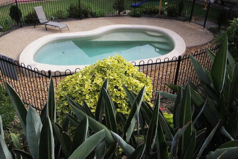 Great Divide Motor Inn - Mackay Tourism 3