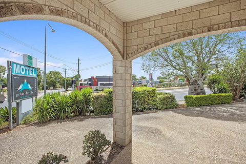 Great Divide Motor Inn - Mackay Tourism 1
