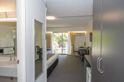 Quality Inn The Willows - Mackay Tourism 1