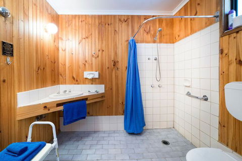 Kookaburra Motor Lodge - Mackay Tourism 4