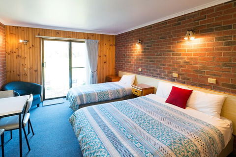 Kookaburra Motor Lodge - Mackay Tourism 2