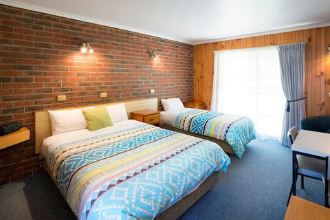 Kookaburra Motor Lodge - Mackay Tourism 5