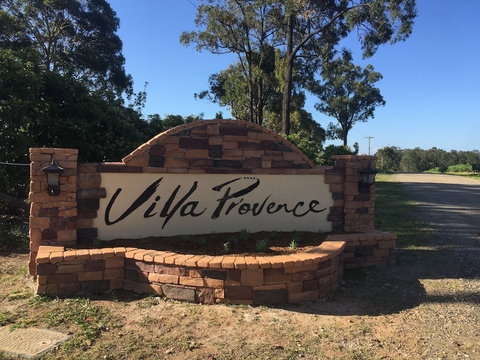 Villa Provence - Mackay Tourism 1
