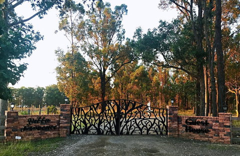 Villa Provence - Mackay Tourism 2