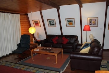 Green Leaves Cabin - Mackay Tourism 4