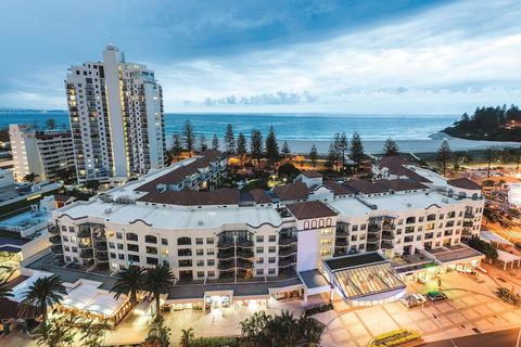 Oaks Gold Coast Calypso Plaza Suites - Mackay Tourism 0