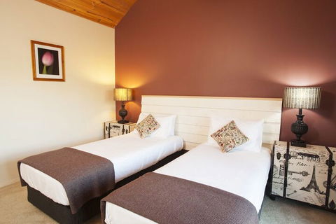 Beechworth Cedar Cottages - Mackay Tourism 3