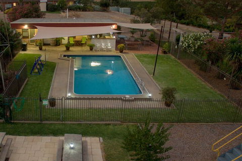 Angaston Vineyards Motel - Mackay Tourism 7