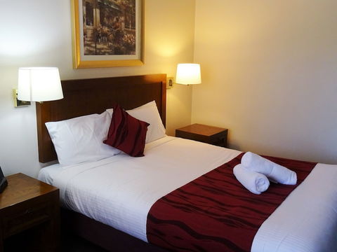 Armidale Pines Motel - Mackay Tourism 6