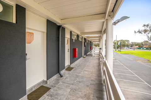 Nightcap At Keysborough Hotel - Mackay Tourism 5