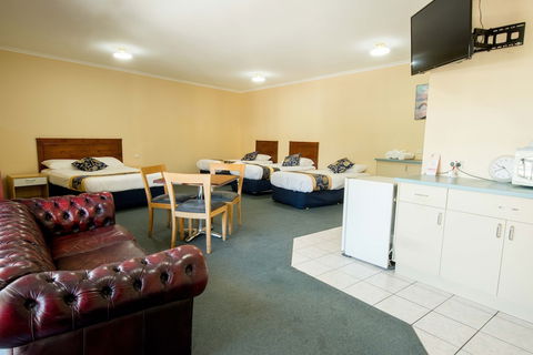 Jacksons Motor Inn - Mackay Tourism 5