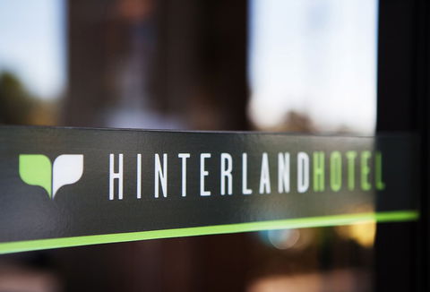 Nightcap At Hinterland Hotel - Mackay Tourism 0