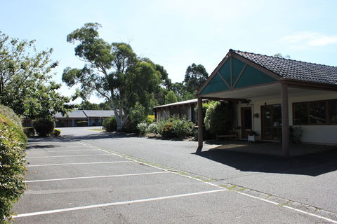 Melaleuca Lodge - Mackay Tourism 0