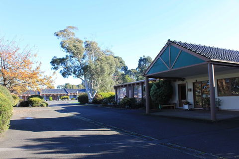 Melaleuca Lodge - Mackay Tourism 2