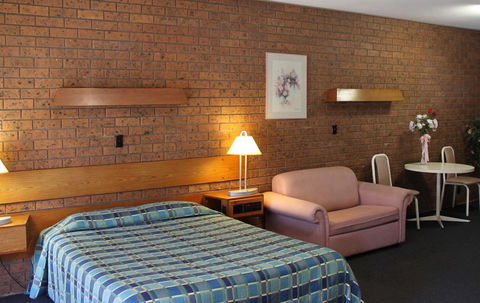 Melaleuca Lodge - Mackay Tourism 6