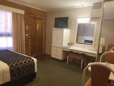 Cousins Motor Inn - Mackay Tourism 4