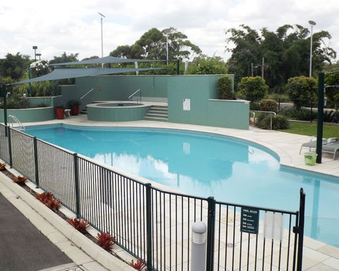 McNevins Loganholme Motel - Mackay Tourism 3