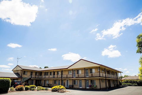 Lilac City Motor Inn & Steakhouse - Mackay Tourism 3