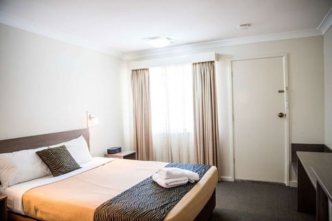Lilac City Motor Inn & Steakhouse - Mackay Tourism 6