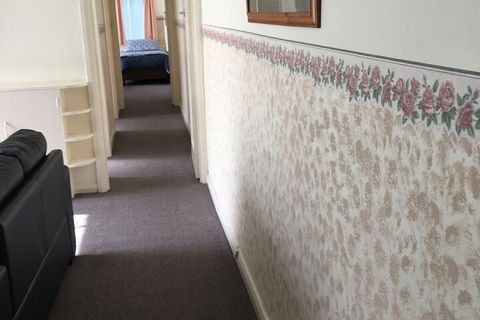Hobart Apartments - Mackay Tourism 7