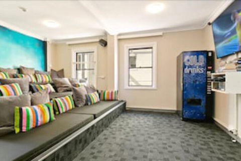Funk House Backpackers - Mackay Tourism 2