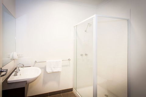 The Island Accommodation - Hostel - Mackay Tourism 6