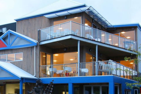 The Island Accommodation - Hostel - Mackay Tourism 1
