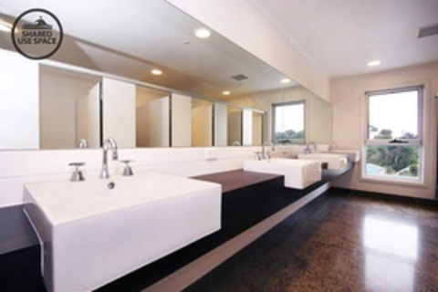 The Island Accommodation - Hostel - Mackay Tourism 4