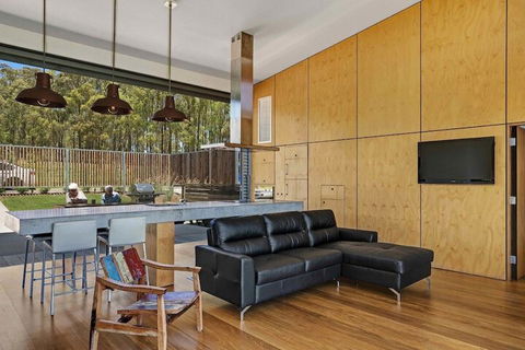The Longhouse Suite 2 - Mackay Tourism 7