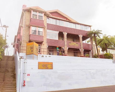 Katoomba Mountain Lodge - Mackay Tourism 1