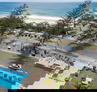 Southern Cross Beachfront Holiday Apartments - Mackay Tourism