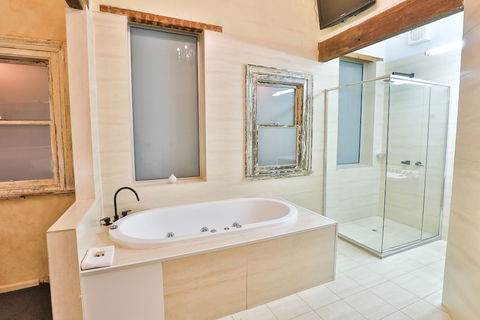 Indulge Apartments - Eighth Street - Mackay Tourism 6