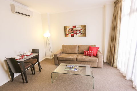 Indulge Apartments - Ontario - Mackay Tourism 2