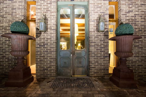 De Russie Boutique Hotel Orange - Mackay Tourism 1