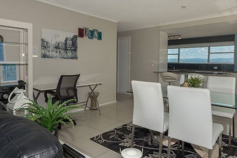 Pacific Plaza Apartments - Mackay Tourism 7