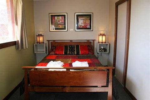 Golden Embers Apartments - Mackay Tourism 3